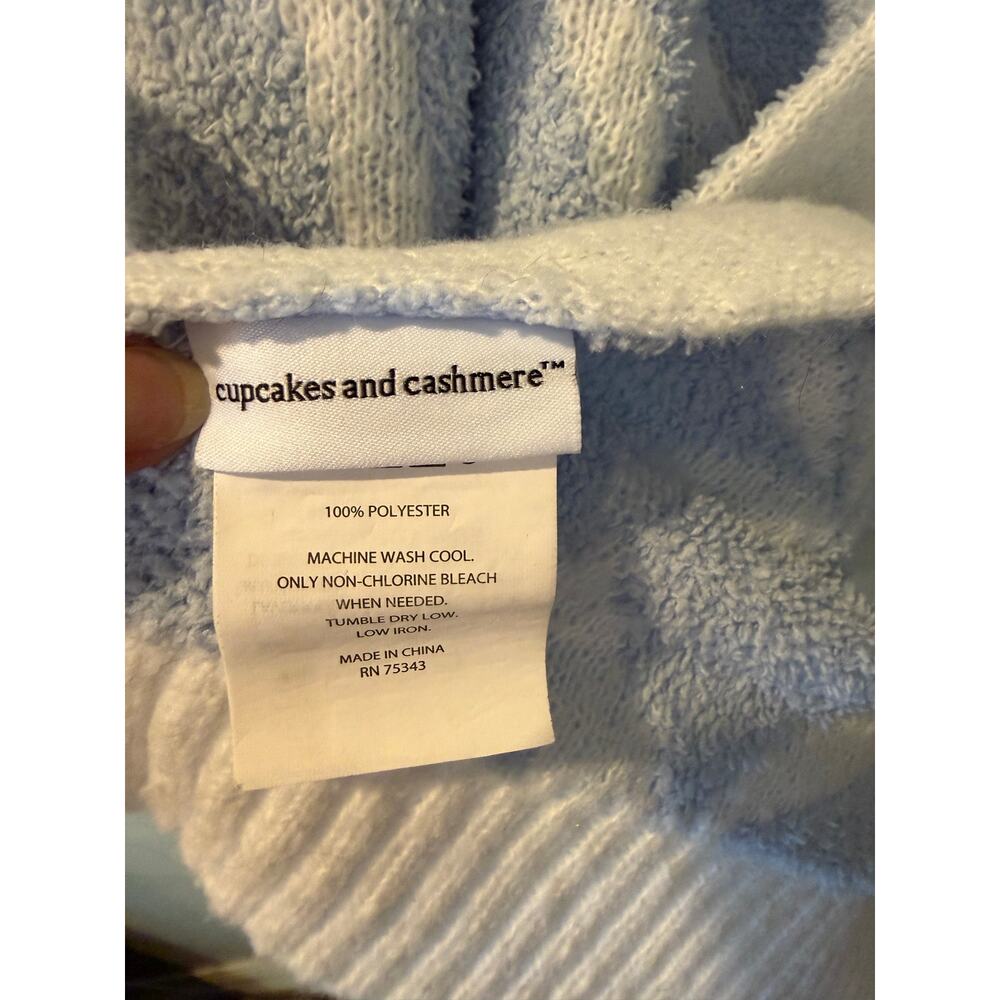 Cupcakes and Cashmere Blue Bow Throw Blanket 50x70 Soft Plush Cozy Polyester - Picture 3 of 3
